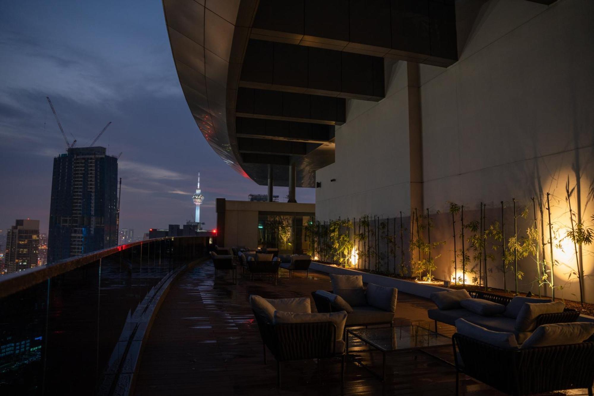Eaton Residences Klcc By Plush 쿠알라룸푸르 외부 사진