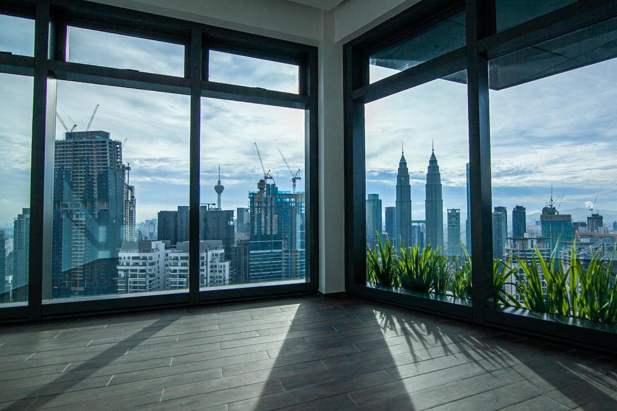 Eaton Residences Klcc By Plush 쿠알라룸푸르 외부 사진